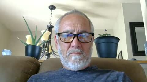 Snapshot of mrtease5 chatting on 06/20/26, 06:33 mrtease5 online show from 06/20/26, 06:33