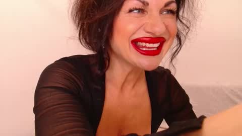Hi Im Anna PVT open 6 tk  extratokens  online show from 05/16/26, 07:27