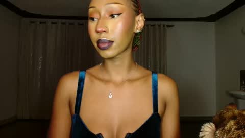 Snapshot of ms_crystal chatting on 11/13/25, 03:33 ms_crystal online show from 11/13/25, 03:33