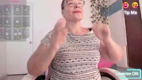 ms_samanta online show from 12/23/25, 11:08