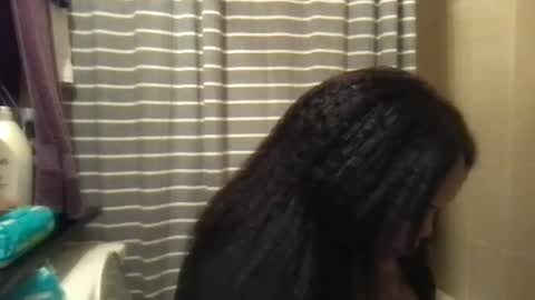 Snapshot of msjonemillion chatting on 12/29/24, 02:49 Chocolate Candy Stick online show from 12/29/24, 02:49