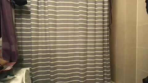 Snapshot of msjonemillion chatting on 01/16/25, 04:38 Chocolate Candy Stick online show from 01/16/25, 04:38