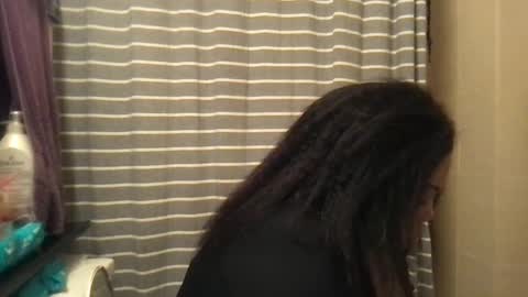 Snapshot of msjonemillion chatting on 01/22/25, 02:04 Chocolate Candy Stick online show from 01/22/25, 02:04