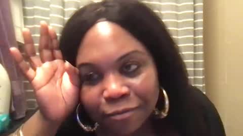 Snapshot of msjonemillion chatting on 01/25/25, 11:11 Chocolate Candy Stick online show from 01/25/25, 11:11