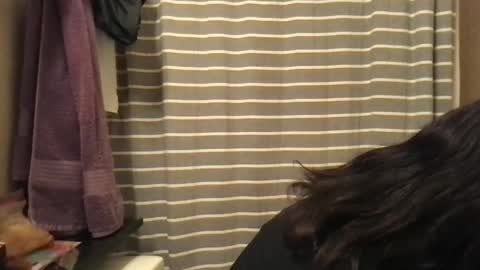 Snapshot of msjonemillion chatting on 02/02/25, 02:48 Chocolate Candy Stick online show from 02/02/25, 02:48