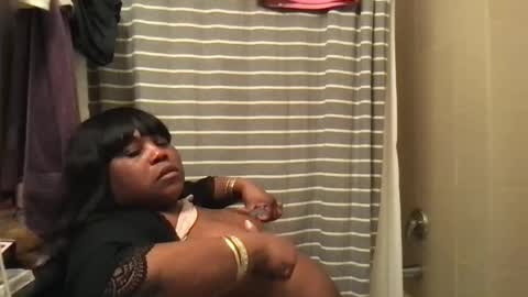 Snapshot of msjonemillion chatting on 02/02/25, 05:53 Chocolate Candy Stick online show from 02/02/25, 05:53