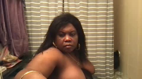 Snapshot of msjonemillion chatting on 02/16/25, 02:53 Chocolate Candy Stick online show from 02/16/25, 02:53