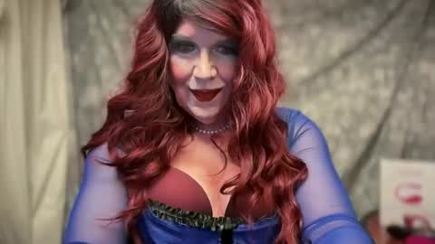 Snapshot of mskarentoy chatting on 12/01/25, 10:15 mskarentoy online show from 12/01/25, 10:15