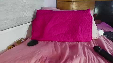 Manuela  online show from 02/17/25, 09:13