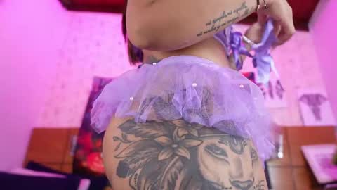 Manuela  online show from 10/10/25, 03:27