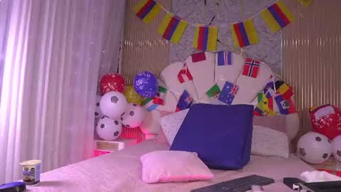 Snapshot of mssburbuja chatting on 07/09/26, 03:10 Manuela online show from 07/09/26, 03:10