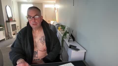 Snapshot of mtb1697 chatting on 10/25/25, 09:50 mtb1697 online show from 10/25/25, 09:50