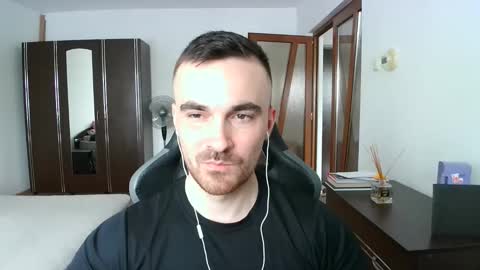 Snapshot of mu5clemania chatting on 05/20/26, 01:06 Victor online show from 05/20/26, 01:06