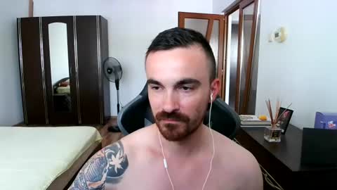 Snapshot of mu5clemania chatting on 07/16/26, 11:05 Victor online show from 07/16/26, 11:05