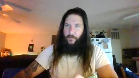 Snapshot of mudge chatting on 01/06/25, 10:05 Mudge online show from 01/06/25, 10:05