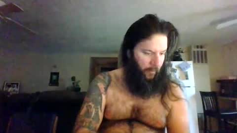 Snapshot of mudge chatting on 01/21/25, 10:19 Mudge online show from 01/21/25, 10:19