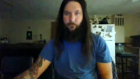 Snapshot of mudge chatting on 02/16/25, 05:15 Mudge online show from 02/16/25, 05:15