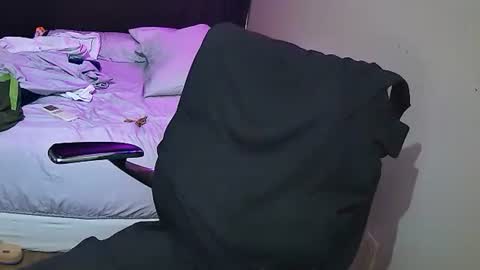 Muffdiver online show from 02/08/25, 09:36