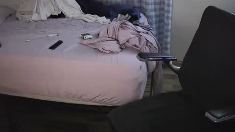 Muffdiver online show from 03/04/25, 09:07