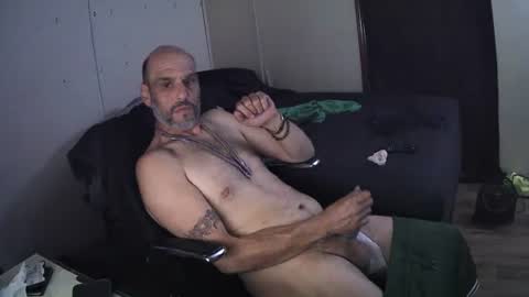 Snapshot of muffdiver718 chatting on 06/27/26, 02:05 Muffdiver online show from 06/27/26, 02:05