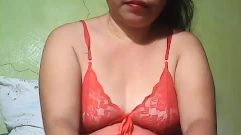 Snapshot of muffy_bunny chatting on 06/21/26, 06:32 muffy_bunny online show from 06/21/26, 06:32