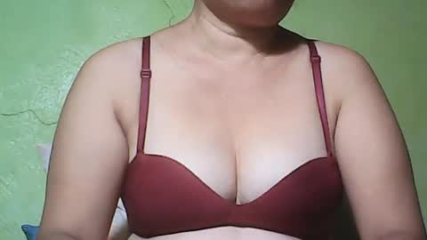 Snapshot of muffy_bunny chatting on 07/19/26, 08:01 muffy_bunny online show from 07/19/26, 08:01