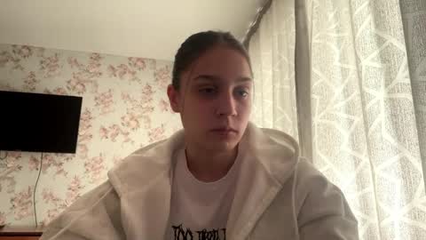 Tia online show from 04/27/26, 06:11