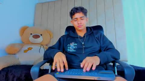 muichiro tokito1 online show from 02/01/25, 04:24