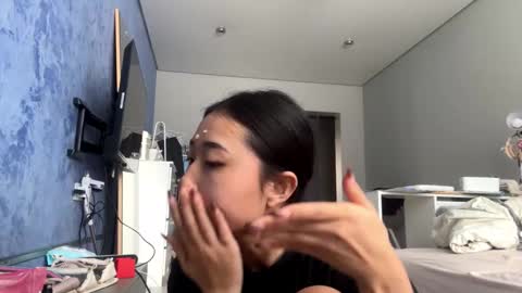 Mia online show from 02/05/26, 04:06