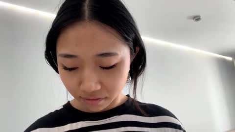 Mia online show from 03/10/26, 01:32