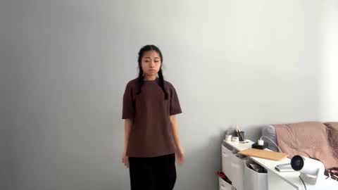 Mia online show from 03/11/26, 03:56