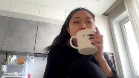 Mia online show from 03/12/26, 02:07