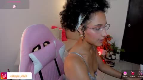 Snapshot of mulata_ch chatting on 10/21/25, 12:55 HEY GUYS IF YOU LIKE SEXY SHOW YOU ARE IN THE CORRECT PLACE CU WENESDAY PVT OPEN   TRANSMISSION TIME 5 PM - 10 PM COLOMBIA online show from 10/21/25, 12:55