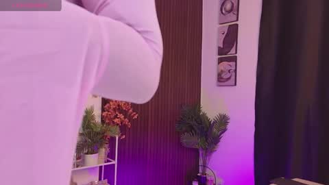 Snapshot of mulata_ch chatting on 05/27/26, 02:08 HEY GUYS IF YOU LIKE SEXY SHOW YOU ARE IN THE CORRECT PLACE CU WENESDAY PVT OPEN TRANSMISSION TIME 5 PM - 10 PM COLOMBIA online show from 05/27/26, 02:08