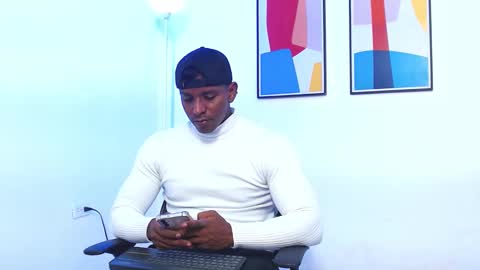 Snapshot of mulato_fit15 chatting on 09/28/25, 02:28 mulato online show from 09/28/25, 02:28