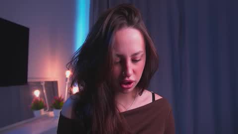 Kira online show from 09/15/25, 04:12