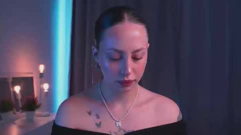 Kira online show from 09/17/25, 03:30