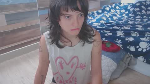 Snapshot of munchi_ chatting on 09/21/25, 03:57   online show from 09/21/25, 03:57