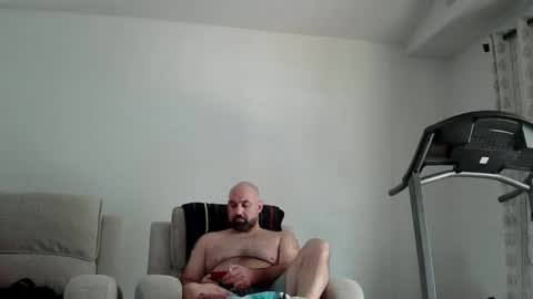 Snapshot of munchies420 chatting on 05/23/26, 07:18 Bearded online show from 05/23/26, 07:18