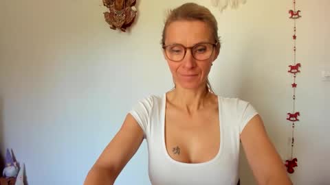 LOVELY JULIA  Peter DAY online show from 03/23/26, 09:02