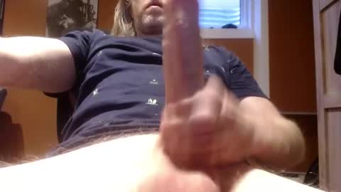 Snapshot of mur_mur_mur chatting on 12/03/24, 06:28 Tomas online show from 12/03/24, 06:28