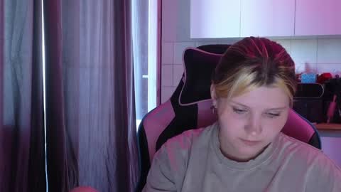 Milana online show from 06/05/26, 01:17
