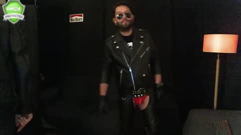 Snapshot of muratturkei chatting on 12/15/24, 01:57 MasterBros online show from 12/15/24, 01:57