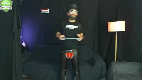 Snapshot of muratturkei chatting on 12/28/24, 09:30 MasterBros online show from 12/28/24, 09:30