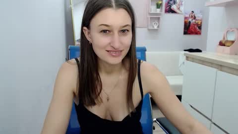 muriel_elvin online show from 10/03/25, 08:22