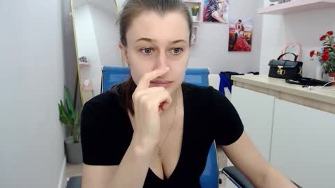 muriel_elvin online show from 10/20/25, 08:15