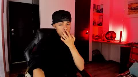 Snapshot of murielkarmesi chatting on 01/21/25, 02:00 murielkarmesi online show from 01/21/25, 02:00