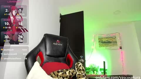 Snapshot of murielkarmesi chatting on 02/17/25, 12:54 murielkarmesi online show from 02/17/25, 12:54