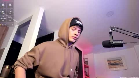 Snapshot of murielkarmesi chatting on 10/15/25, 07:58 murielkarmesi online show from 10/15/25, 07:58