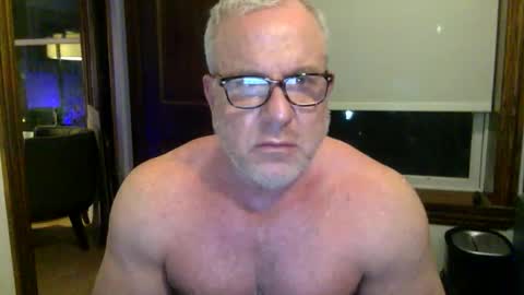 Snapshot of muscl_dad chatting on 04/14/26, 03:23 Muscl Dad online show from 04/14/26, 03:23